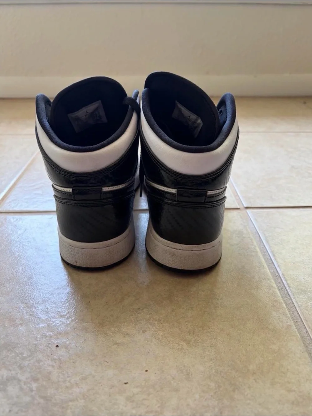 Jordan 1 Mid Carbon Fiber 2021’s. Womens Size 8; Boys Size 6.5Y